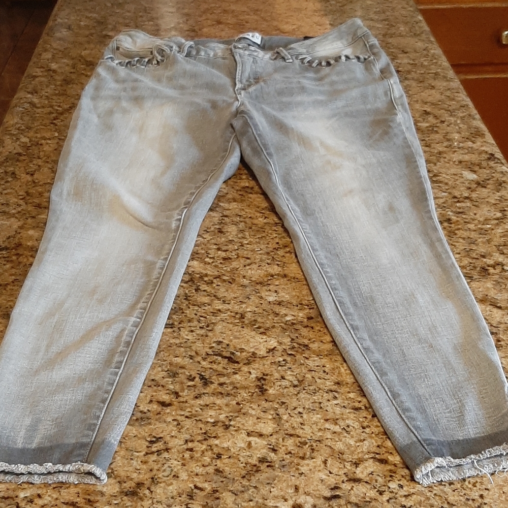 Rebel Wilson Rebelv Angel's pants